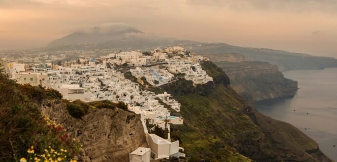 Με αμείωτους ρυθμούς ταρακουνούν οι σεισμικές δονήσεις τις Κυκλάδες – Όλες οι τελευταίες εκτιμήσεις των ειδικών