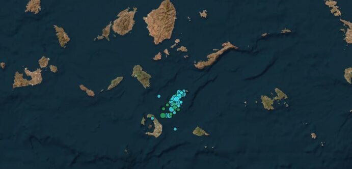 Σεισμοί στη Σαντορίνη: «Δεν μπορεί να αποκλειστεί η πιθανότητα να γίνει κάποιος ισχυρός σεισμός» αναφέρουν οι ειδικοί – Τα μέτρα προστασίας που συνιστούν