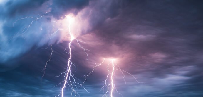 Παραμένει η αστάθεια και το Σαββατοκύριακο στη χώρα: Που θα εντοπίζονται τα πιο έντονα φαινόμενα – Πότε αλλάζει το σκηνικό