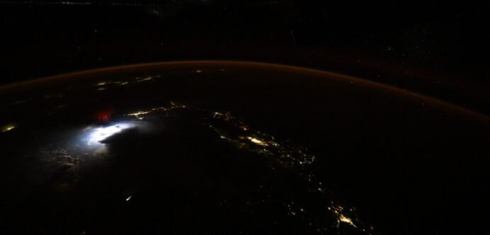 The Rare “Sprite” Phenomenon: NASA Astronaut Captures Mysterious Light Over Panama