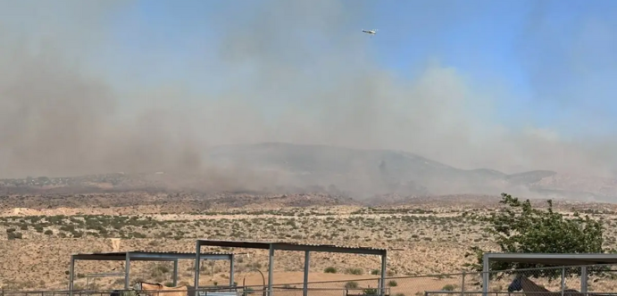 Ranch Fire explodes to over 1 700 ha (4 200 acres), forces evacuations in San Bernardino County, California