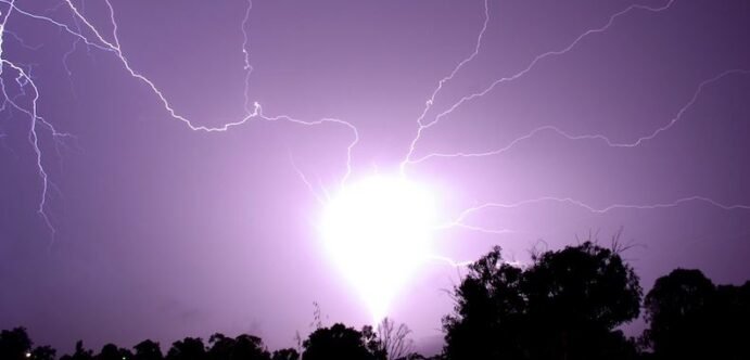 Possible ball lightning observed during thunderstorm near Rich Valley, Alberta