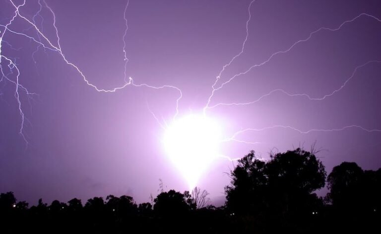 Read more about the article Possible ball lightning observed during thunderstorm near Rich Valley, Alberta