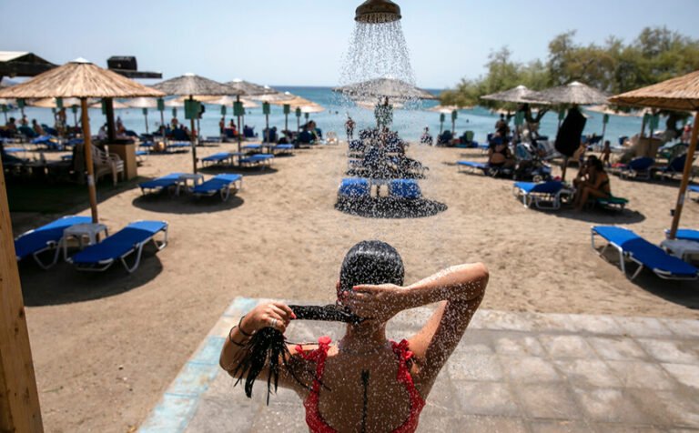 Read more about the article Με συνθήκες καύσωνα θα ξεκινήσει η νέα εβδομάδα – Πως θα κυλήσει το Σαββατοκύριακο
