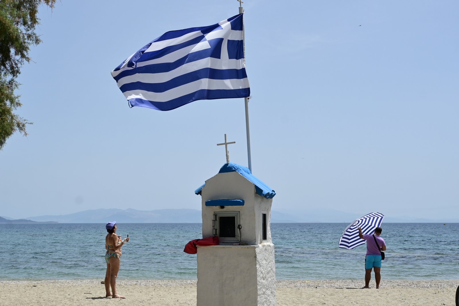 Read more about the article Νέο θερμό κύμα με διαθέσεις καύσωνα περιμένουμε τη νέα εβδομάδα – Υποχωρεί το μελτέμι και επανέρχονται τα 40αρια
