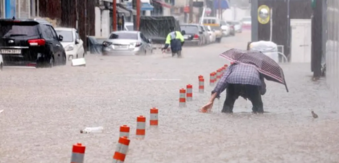 Four dead, 1,300 evacuated as heavy rains hit South Korea