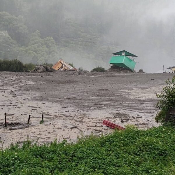 Himalayan landslide kills 4 in northern India, leaving 50 others missing