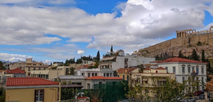 Αρκετή ηλιοφάνεια αλλά και πρόσκαιροι όμβροι το Σαββατοκύριακο στη χώρα – Που θα κυμανθεί ο υδράργυρος