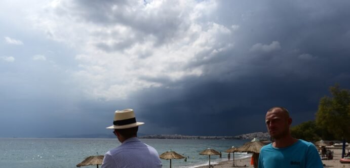 Που θα σημειωθούν τοπικές βροχές και καταιγίδες το επόμενο διήμερο – Σε πτώση η θερμοκρασία