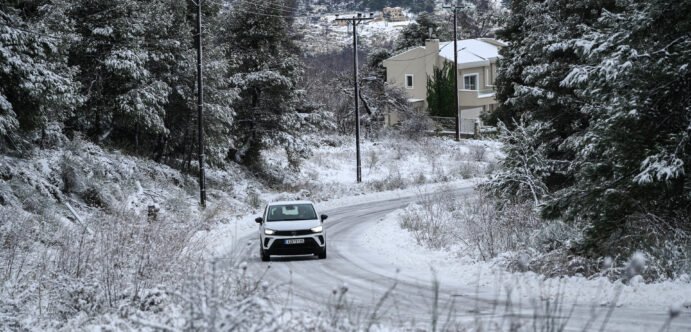 Με βαρυχειμωνιά θα αποχαιρετήσουμε το 2025: Πιθανότητες για χιονοπτώσεις και σε πολύ χαμηλά υψόμετρα – Όλα τα στοιχεία