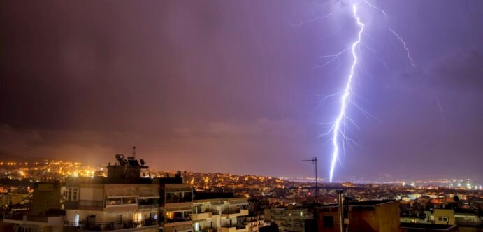 Σημαντική κακοκαιρία επηρέασε τη χώρα με βροχές, καταιγίδες αλλά και πυκνές χιονοπτώσεις – Η εξέλιξη του καιρού τις επόμενες ώρες