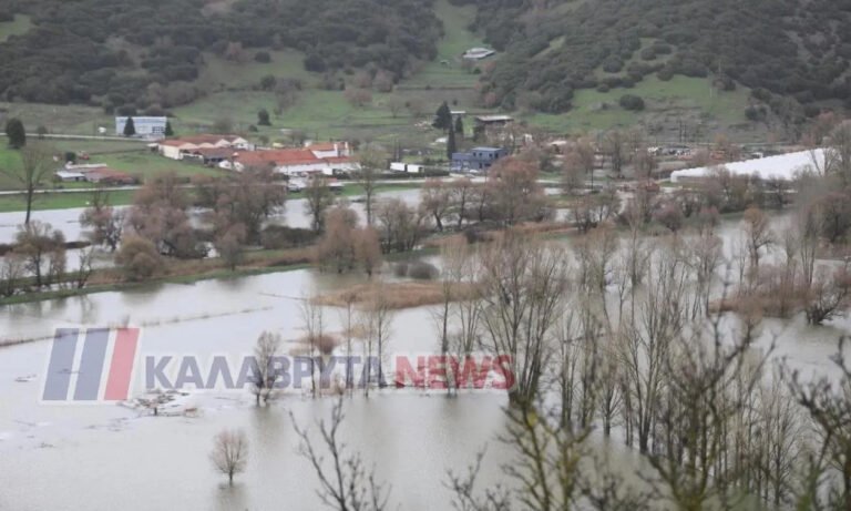 Read more about the article Καταστροφές στα Καλάβρυτα από την κακοκαιρία – Ποτάμια υπερχείλισαν