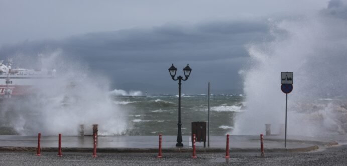 Καιρός άνοιξης αναμένεται το Σαββατοκύριακο στη χώρα – Λασποβροχές, άνοδος της θερμοκρασίας και νοτιάδες