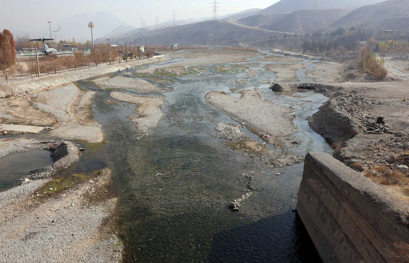 You are currently viewing Ιράν: Πόλεμος, κλιματική αλλαγή και λειψυδρία απειλούν την Τεχεράνη με «Day Zero»
