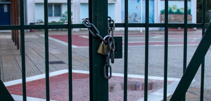 Κακοκαιρία ”Erminio”: Κλειστά τα σχολεία όλων των βαθμίδων σε Κυκλάδες και Δωδεκάνησα