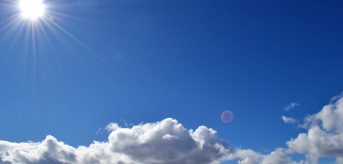 Ο καιρός των επόμενων ημερών: Ήπιες θερμοκρασίες, ενισχυμένοι βοριάδες και τοπική αστάθεια θα μας συνοδεύσουν έως το Σαββατοκύριακο