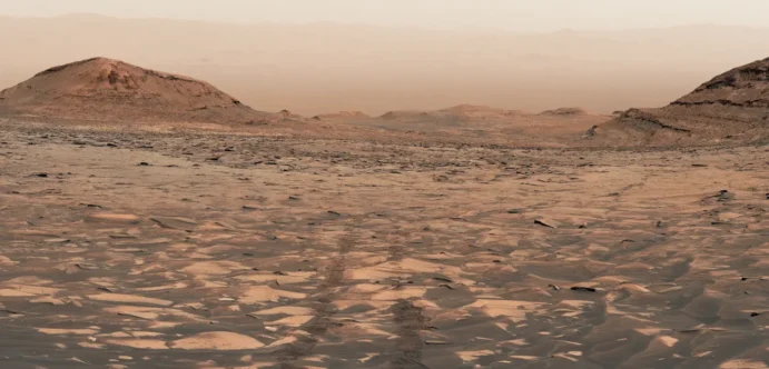 Curiosity: 14 χρόνια στον Άρη και 1.000 μέτρα υψομετρικής ανάβασης – Εντυπωσιακές εικόνες από τον Κόκκινο Πλανήτη