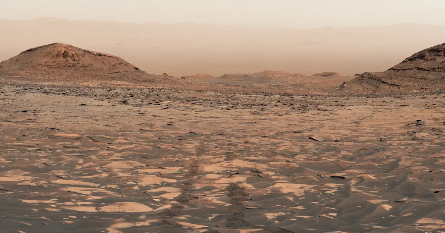 You are currently viewing Curiosity: 14 χρόνια στον Άρη και 1.000 μέτρα υψομετρικής ανάβασης – Εντυπωσιακές εικόνες από τον Κόκκινο Πλανήτη