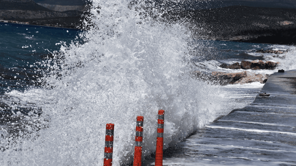 Read more about the article Ισχυρά μελτέμια σημάδεψαν το καλοκαίρι του 2026 – 56 ημέρες με δυνατούς βόρειους ανέμους