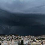 Υποχωρεί τις επόμενες ώρες η κακοκαιρία μετά από 300 χιλιοστά βροχής και θυελλώδεις ανέμους – Νέα επιδείνωση του καιρού στο τέλος της εβδομάδας