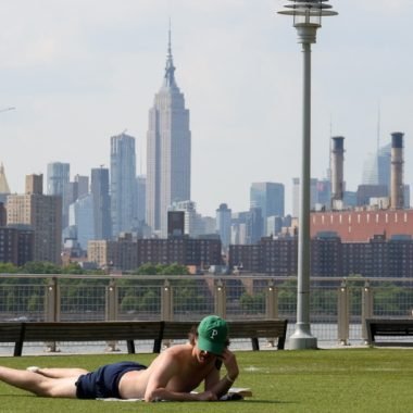 ΗΠΑ: Κύμα καύσωνα πλήττει τις δυτικές πολιτείες με ιστορικά ρεκόρ θερμοκρασίας