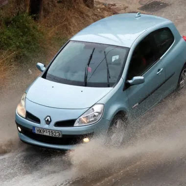 Κρήτη: Σοβαρά προβλήματα από την κακοκαιρία στο νησί – Αγωνία για κτηνοτρόφο που αγνοείται