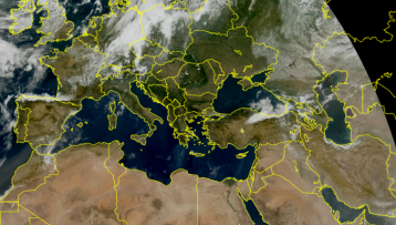 Στις ακτές της βόρειας Αφρικής έφτασε ο καπνός από τις πυρκαγιές σε δυτική Αττική και Βοιωτία – Εικόνα δορυφόρου