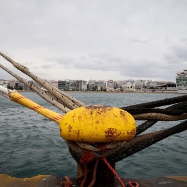 Απαγορευτικό απόπλου μέχρι νεοτέρας στα λιμάνια της Αττικής – Η εικόνα για Πειραιά, Ραφήνα και Λαύριο
