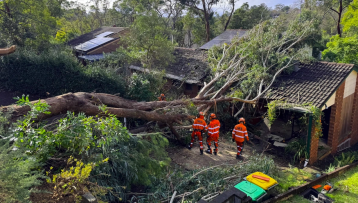 Warragamba Dam risks overflow as bomb cyclone batters New South Wales, Australia