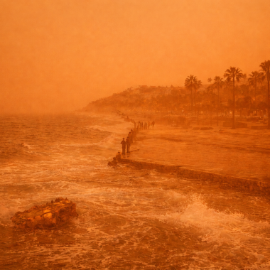 Σε πλήρη εξέλιξη βρίσκεται η κακοκαιρία «ERMINIO» με καταιγίδες, θυελλώδεις ανέμους και μεταφορά σκόνης – Πως θα κυλήσουν οι επόμενες ώρες