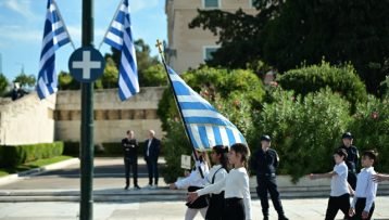 Με τι καιρό θα κυλήσει το Σαββατοκύριακο για τη χώρα – Πώς θα πραγματοποιηθούν οι παρελάσεις την 28η Οκτωβρίου