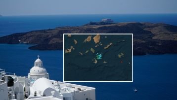 Hundreds of earthquakes shake Santorini in Greece ,forcing evacuations