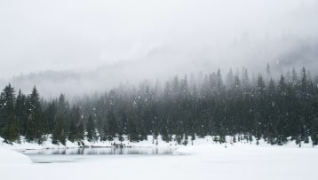 Σε χειμερινά μονοπάτια ο καιρός τη νέα εβδομάδα στη χώρα – Πιθανές χιονοεκπλήξεις στα μέσα της και ιδιαίτερα χαμηλές θερμοκρασίες