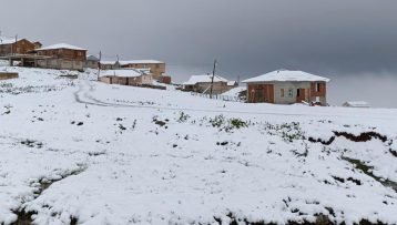 Τουρκία: Σπάνια χιονόπτωση Ιουλίου καλύπτει τις ορεινές περιοχές του Ριζέ και της Τραπεζούντας
